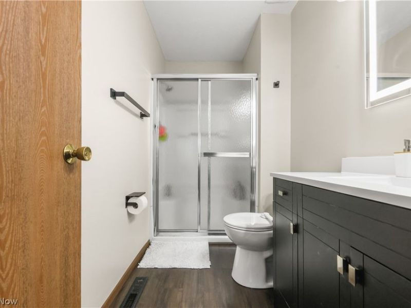 804 Kirkwall Drive, Akron, OH 44321 Photo 18