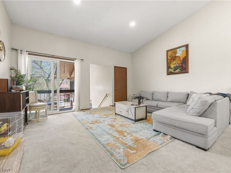 804 Kirkwall Drive, Akron, OH 44321 Photo 4