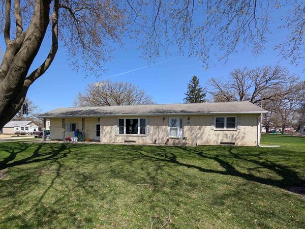 413 Maple Street, Elma, IA 50628