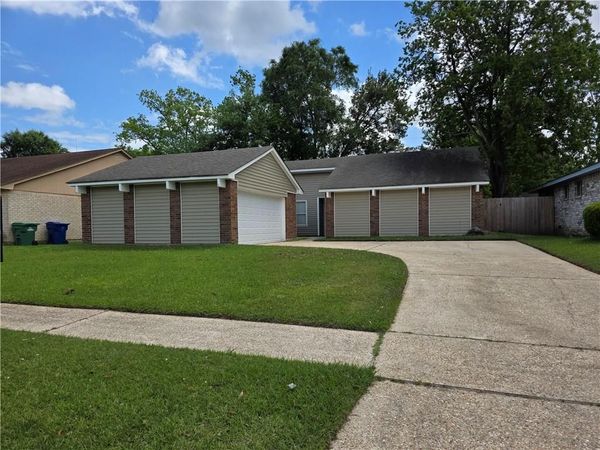111 HEATHER Drive , Slidell, LA 70458