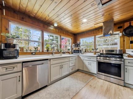 3780 Paradise Avenue, South Lake Tahoe, CA 96150 Photo