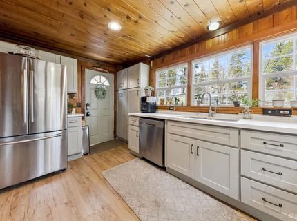 3780 Paradise Avenue, South Lake Tahoe, CA 96150 Photo