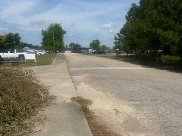 000 E Mckay Street , Elizabethtown, NC 28337