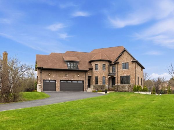 850 N Bradley Road, Lake Forest, IL 60045