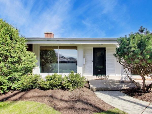 320 Linden Avenue , Wilmette, IL 60091