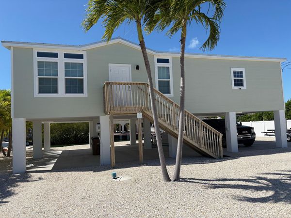 17287 Cayman Drive, Sugarloaf, FL 33042