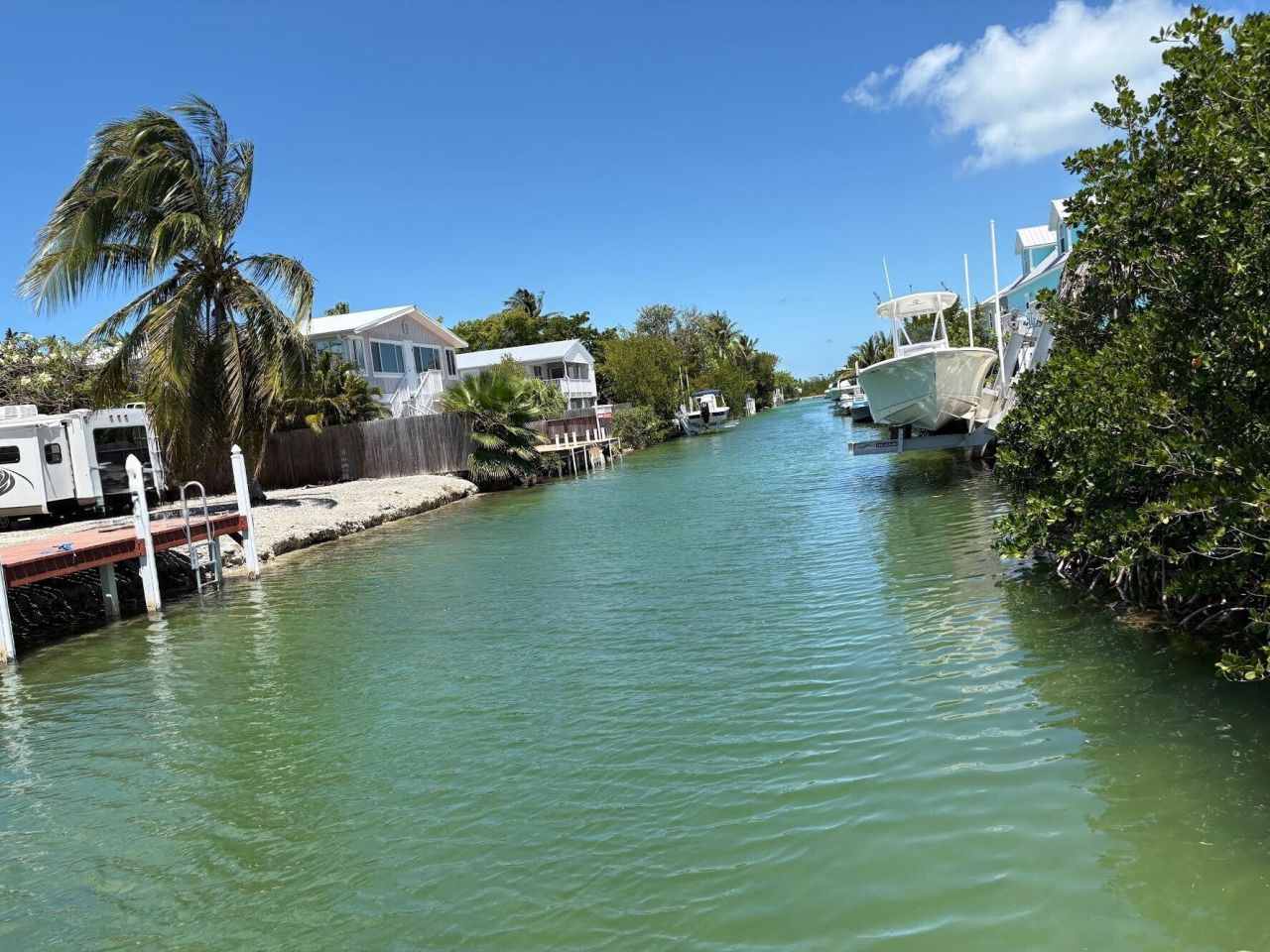 17287 Cayman Drive, Sugarloaf, FL 33042 Photo