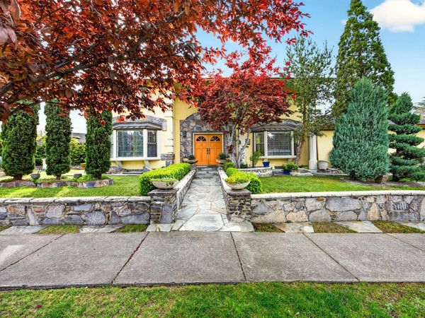 1082 La Loma Drive, Medford, OR 97504