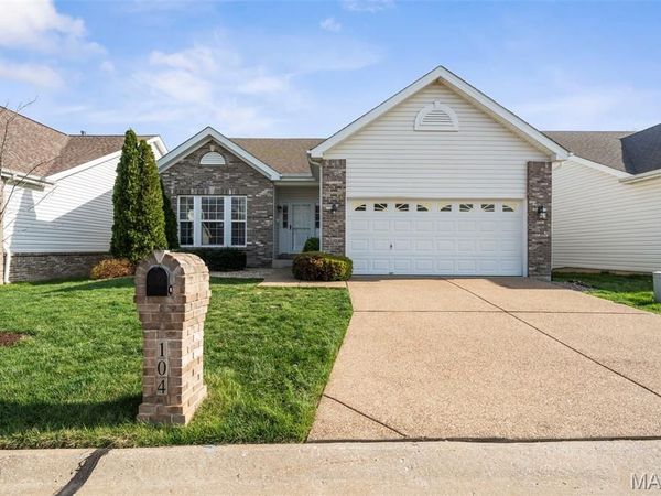 104 Ellington Oaks Drive, St Peters, MO 63376