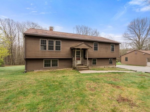 349 Leadmine Rd, Sturbridge, MA 01518