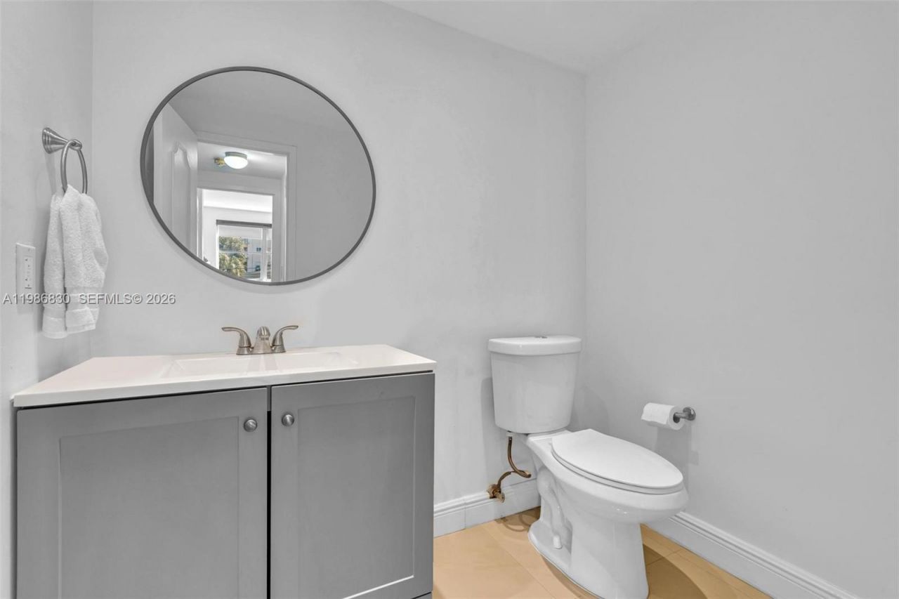 9381 E Bay Harbor Dr, Unit 202s, Bay Harbor Islands, FL 33154 Photo
