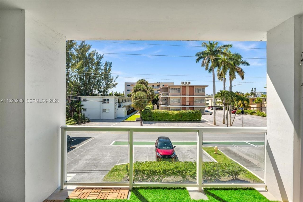 9381 E Bay Harbor Dr, Unit 202s, Bay Harbor Islands, FL 33154 Photo