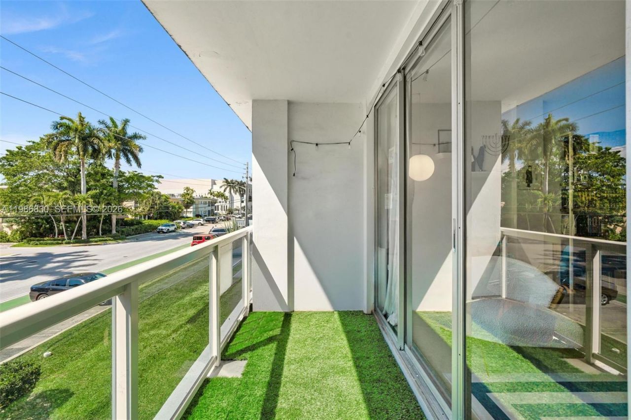 9381 E Bay Harbor Dr, Unit 202s, Bay Harbor Islands, FL 33154 Photo