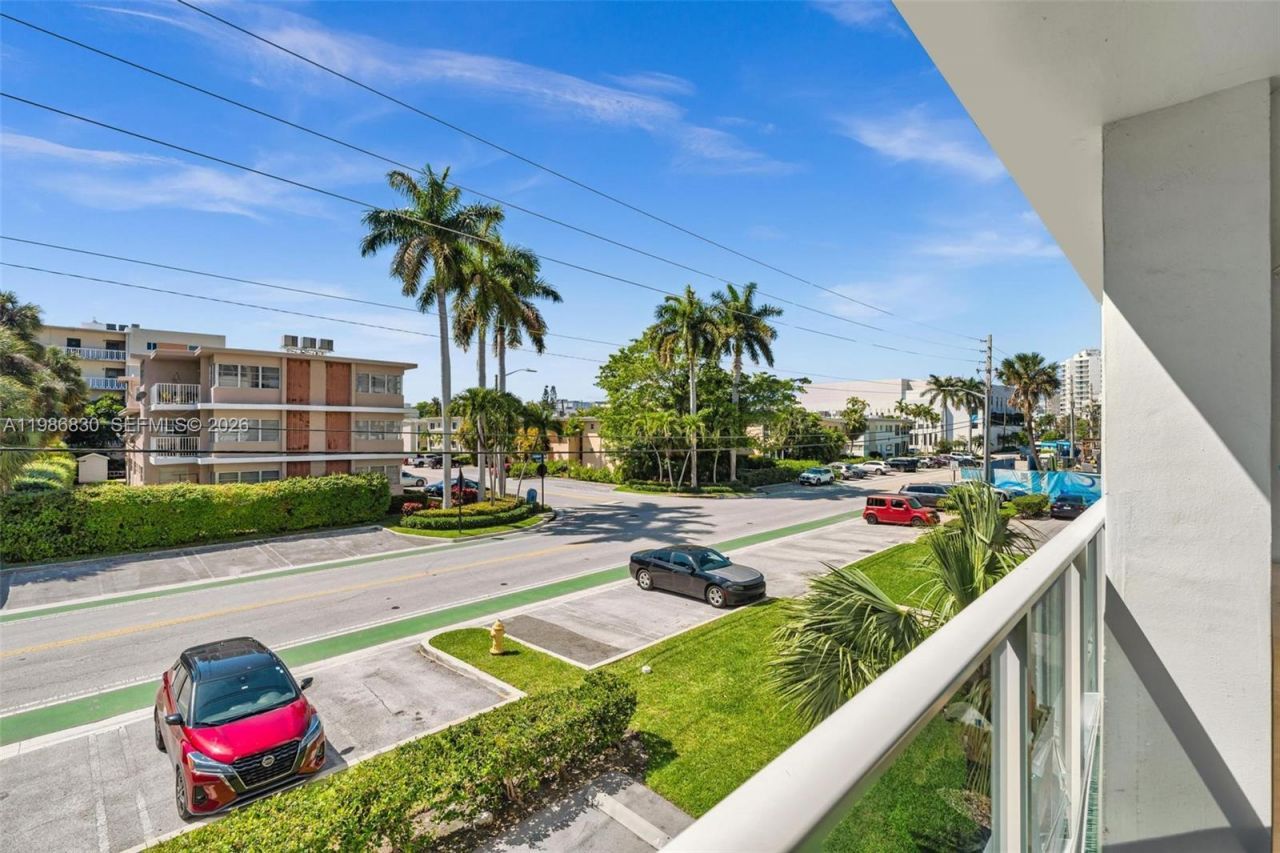 9381 E Bay Harbor Dr, Unit 202s, Bay Harbor Islands, FL 33154 Photo