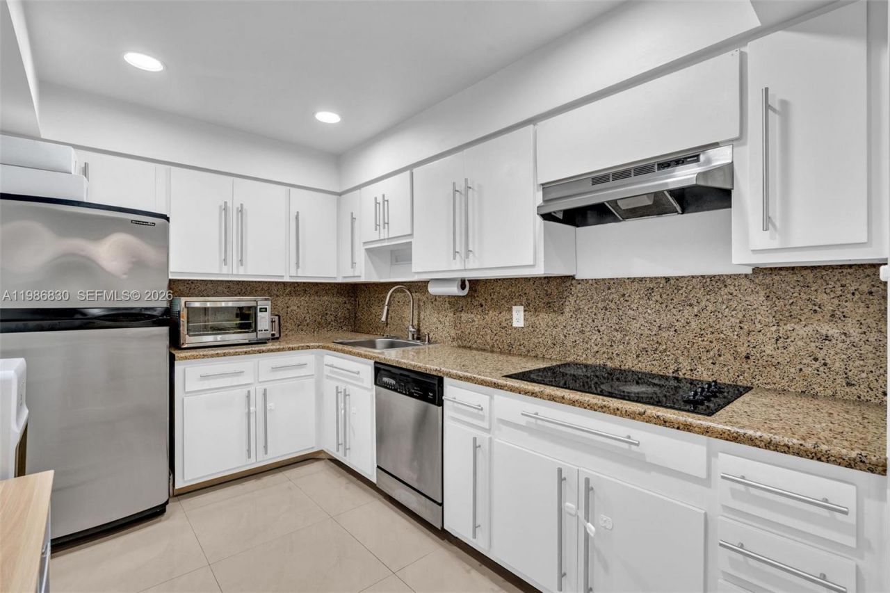 9381 E Bay Harbor Dr, Unit 202s, Bay Harbor Islands, FL 33154 Photo