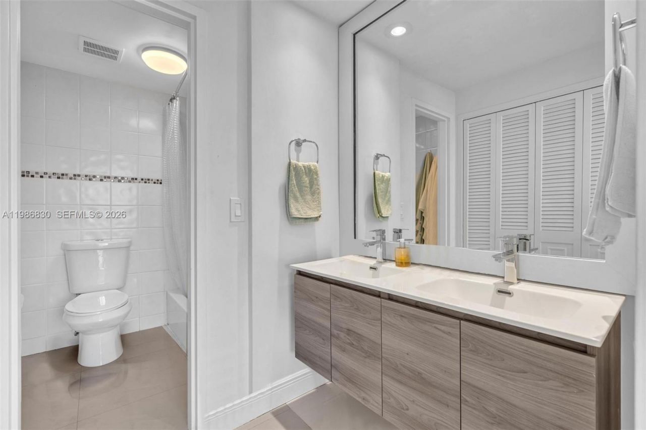 9381 E Bay Harbor Dr, Unit 202s, Bay Harbor Islands, FL 33154 Photo