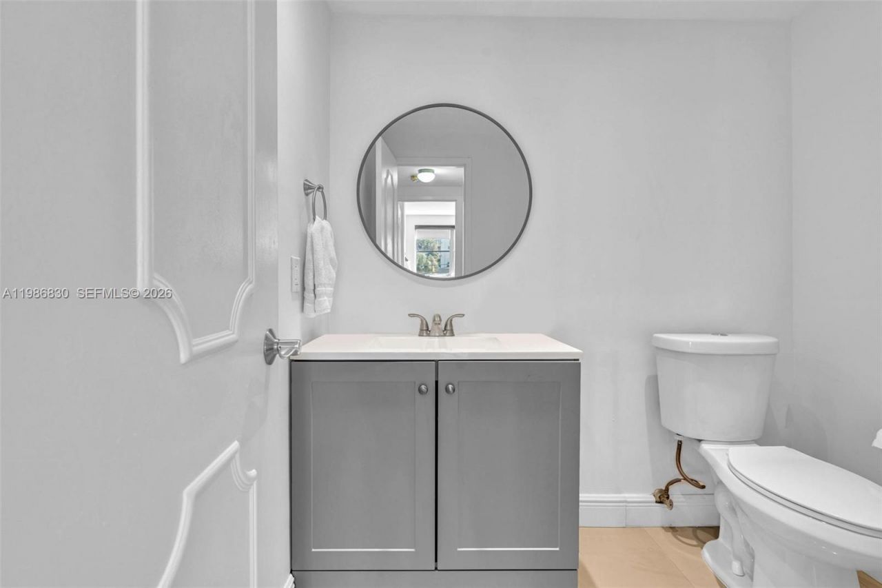 9381 E Bay Harbor Dr, Unit 202s, Bay Harbor Islands, FL 33154 Photo