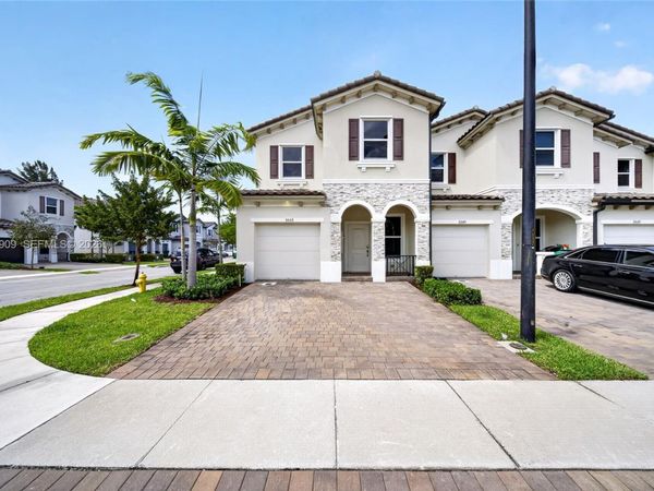 5555 NW 27th St , Lauderhill, FL 33312