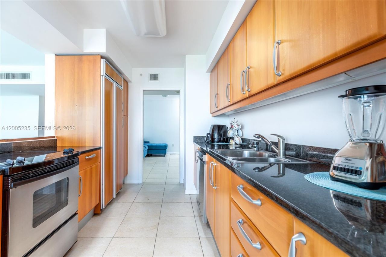 16500 Collins Ave , Unit 655, Sunny Isles Beach, FL 33160 Photo