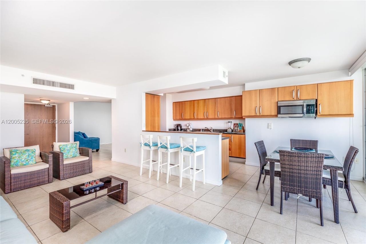 16500 Collins Ave , Unit 655, Sunny Isles Beach, FL 33160 Photo