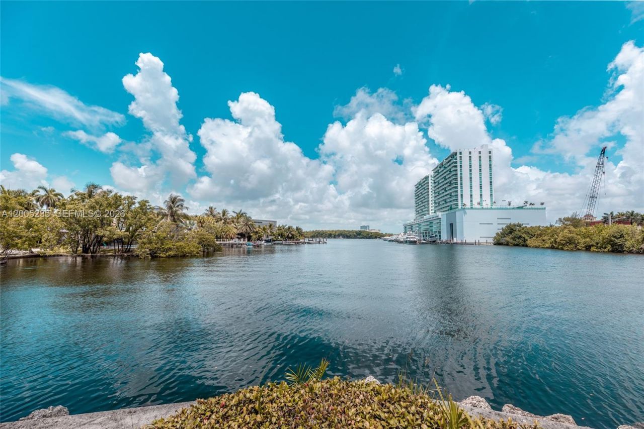 16500 Collins Ave , Unit 655, Sunny Isles Beach, FL 33160 Photo