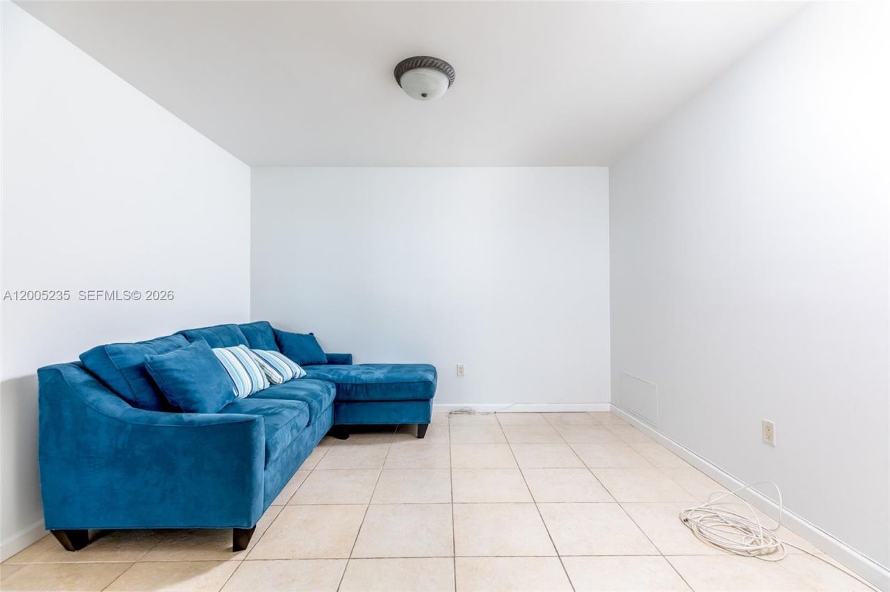 16500 Collins Ave , Unit 655, Sunny Isles Beach, FL 33160 Photo