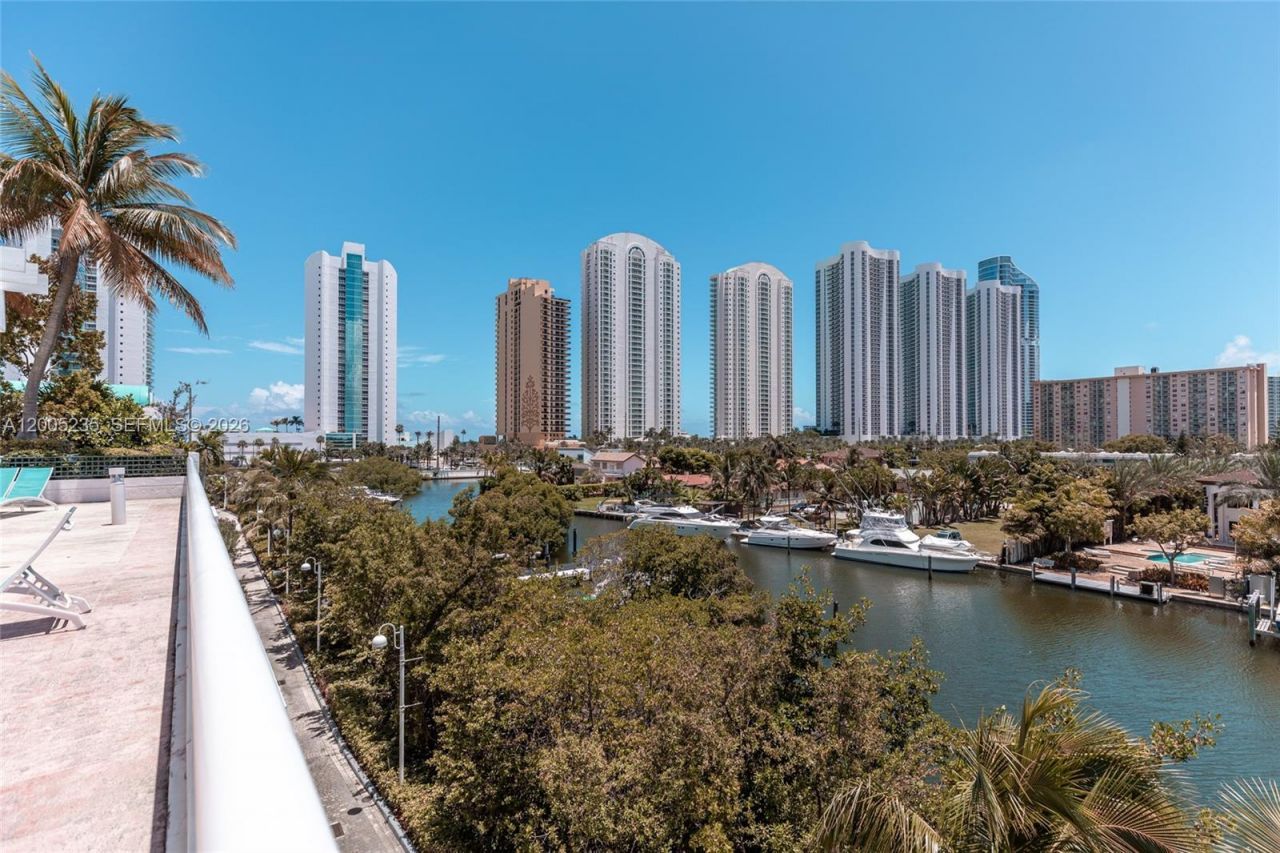 16500 Collins Ave , Unit 655, Sunny Isles Beach, FL 33160 Photo
