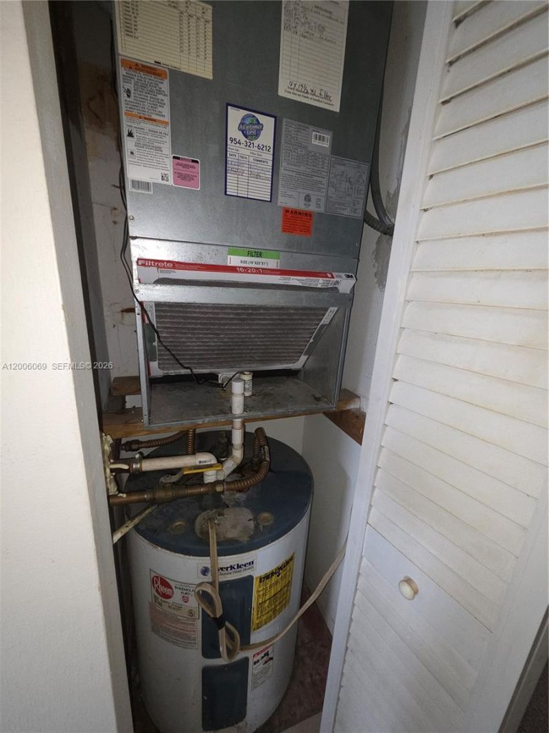 1000 NE 14th Ave, Unit 210, Hallandale Beach, FL 33009 Photo