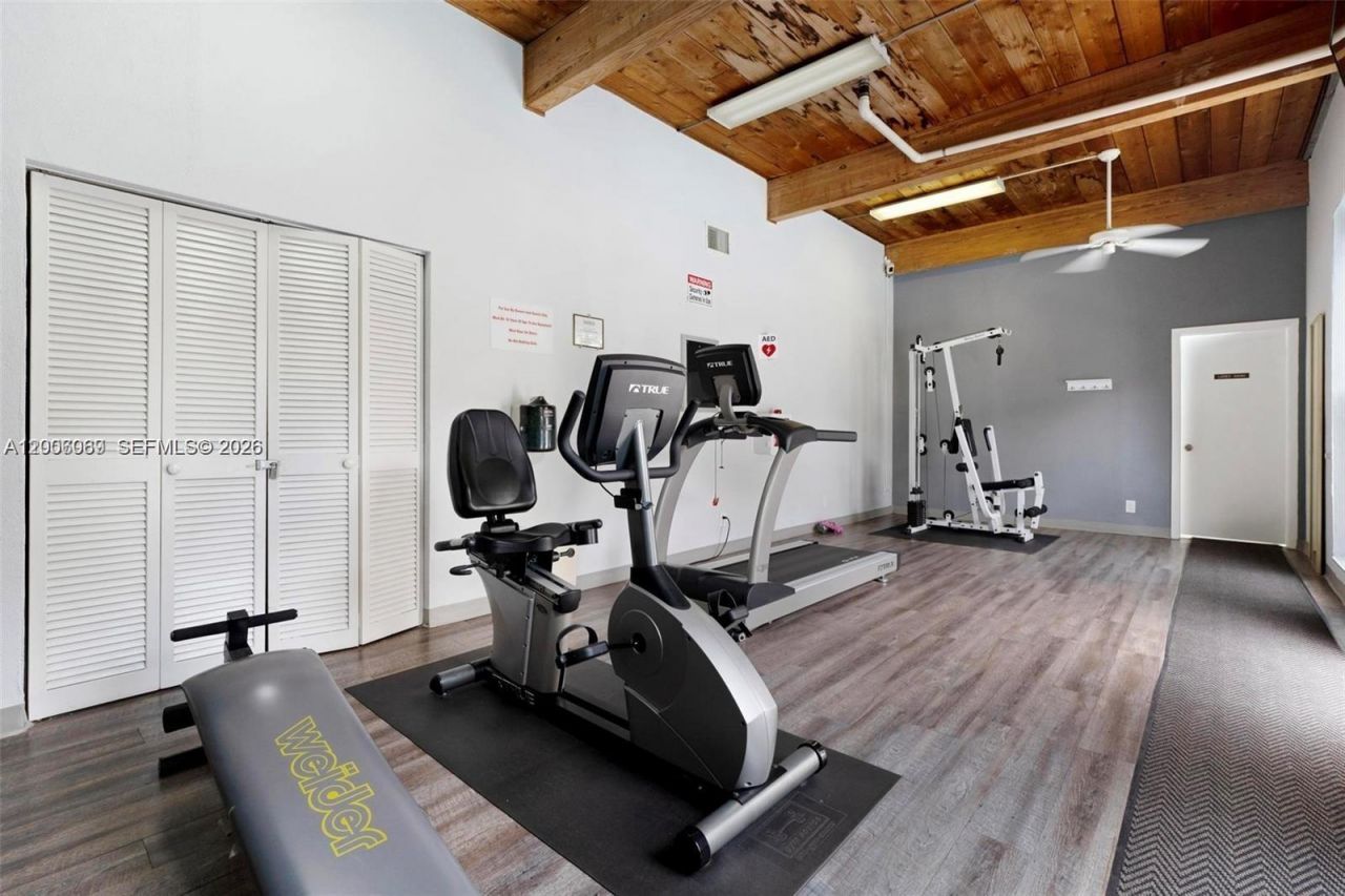1000 NE 14th Ave, Unit 210, Hallandale Beach, FL 33009 Photo