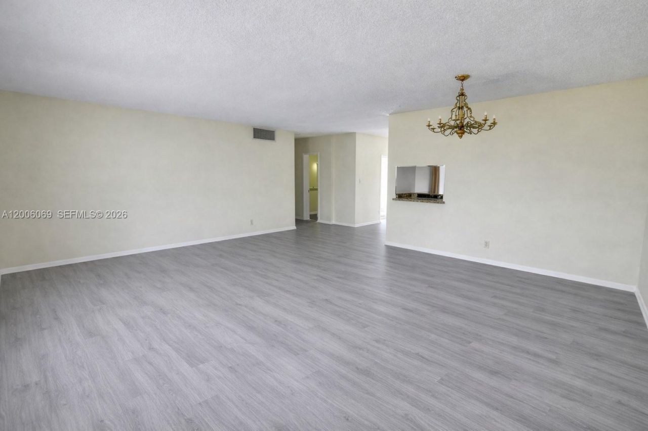 1000 NE 14th Ave, Unit 210, Hallandale Beach, FL 33009 Photo
