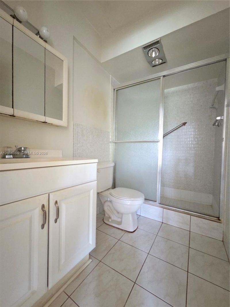 1000 NE 14th Ave, Unit 210, Hallandale Beach, FL 33009 Photo
