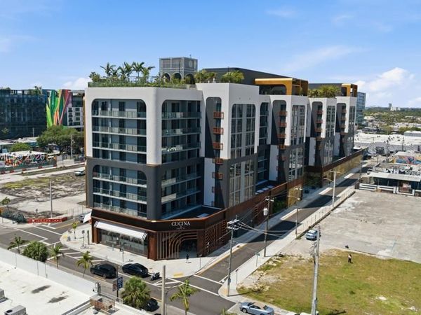 2700 NW 2 , Unit 238, Miami, FL 33127