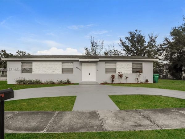 18931 NW 33rd Pl , Miami Gardens, FL 33056