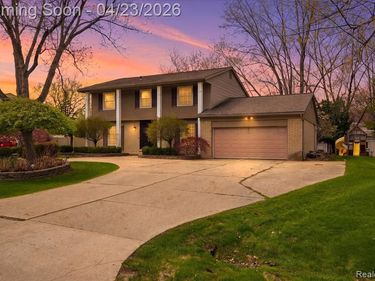 5701 Tequesta Court, West Bloomfield Twp, MI 48323