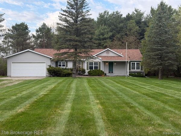 1405 E Grand Blanc Road, Grand Blanc, MI 48439