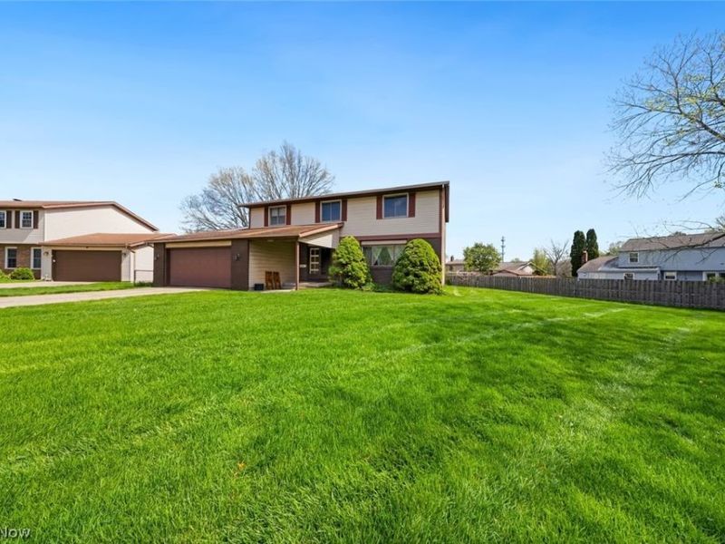 17773 Blazing Star Drive, Strongsville, OH 44136 Photo 2