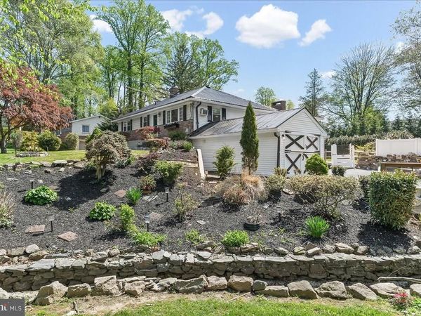 225 CHESTNUT STREET, NEWTOWN SQUARE, PA 19073