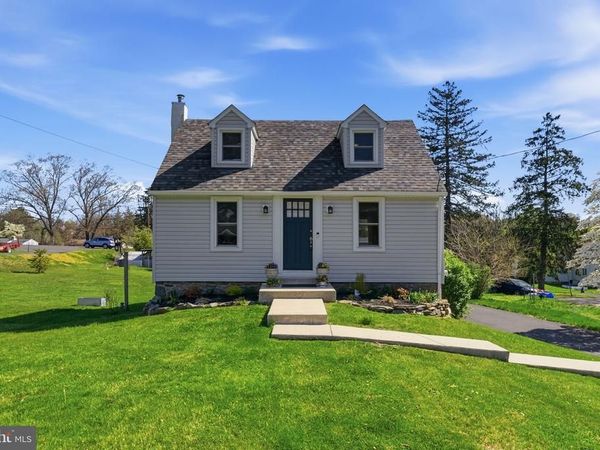 18 PERKIOMEN AVENUE , SCHWENKSVILLE, PA 19473