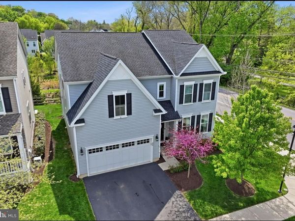 35 DICKINSON LANE, PLYMOUTH MEETING, PA 19462