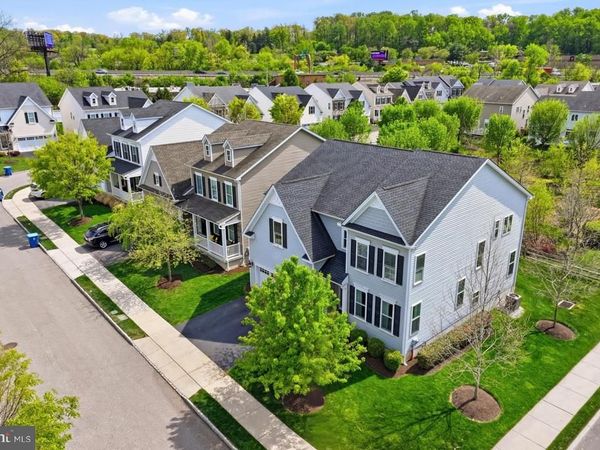 35 DICKINSON LANE, PLYMOUTH MEETING, PA 19462