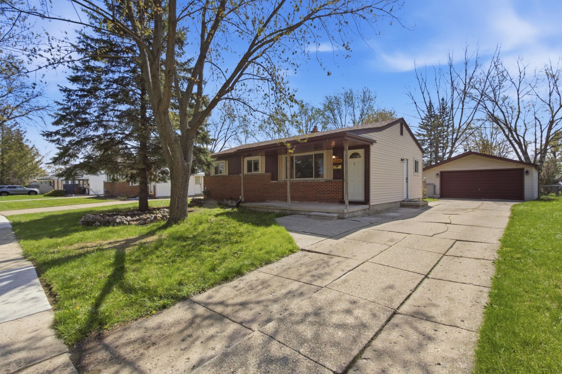 2546 Tarry Drive, Sterling Heights, MI 48310 Main Photo