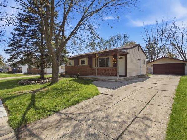 2546 Tarry Drive, Sterling Heights, MI 48310