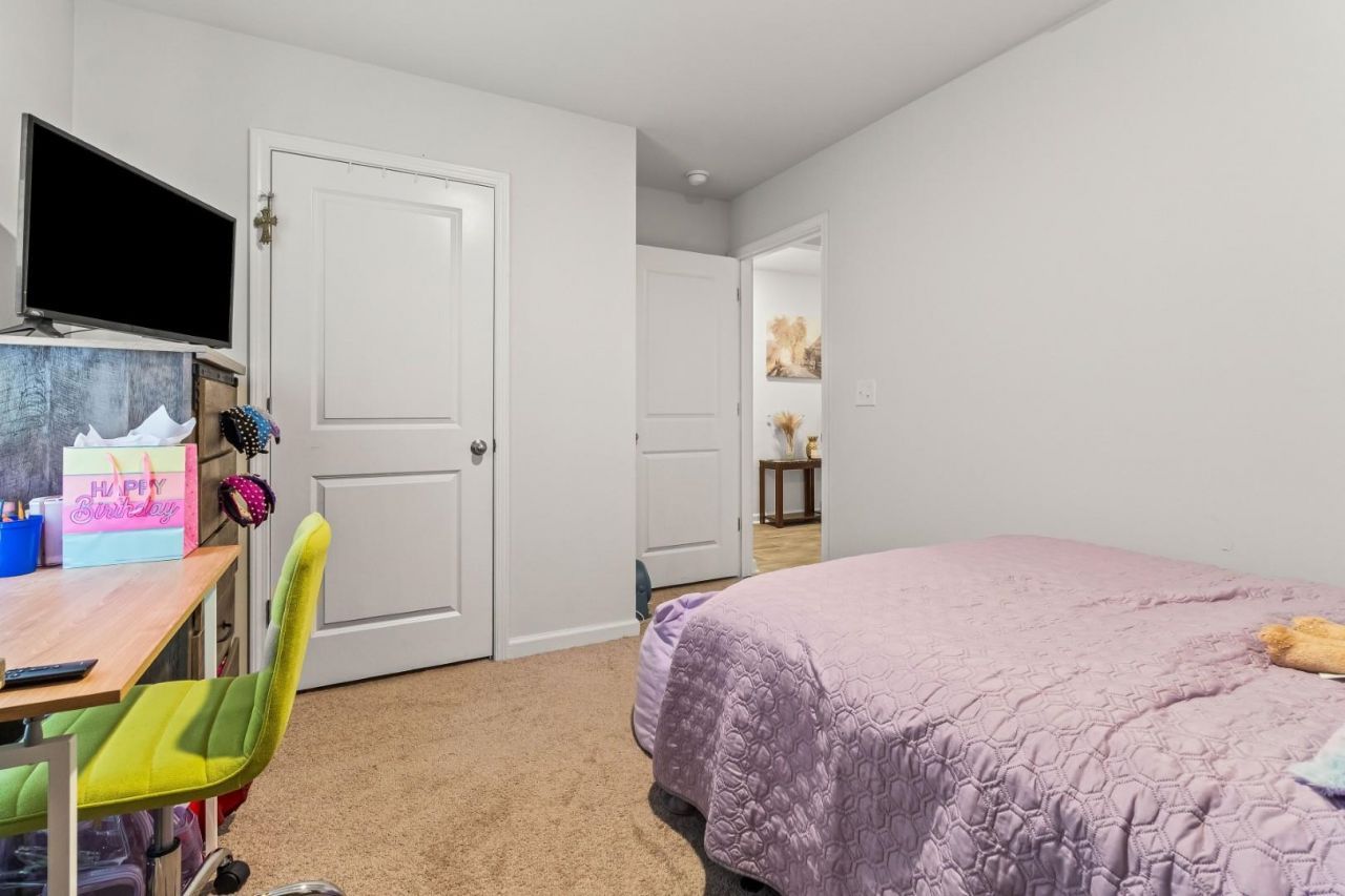 182 Pine Forest Dr. Photo 6