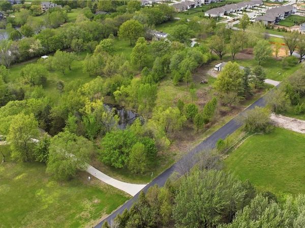 10985 W 175th Street, Overland Park, KS 66221