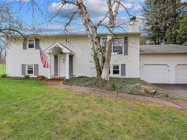 3194 Howlett Hill Road , Camillus, NY 13031