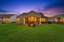 2450 Windmill Way photo 4