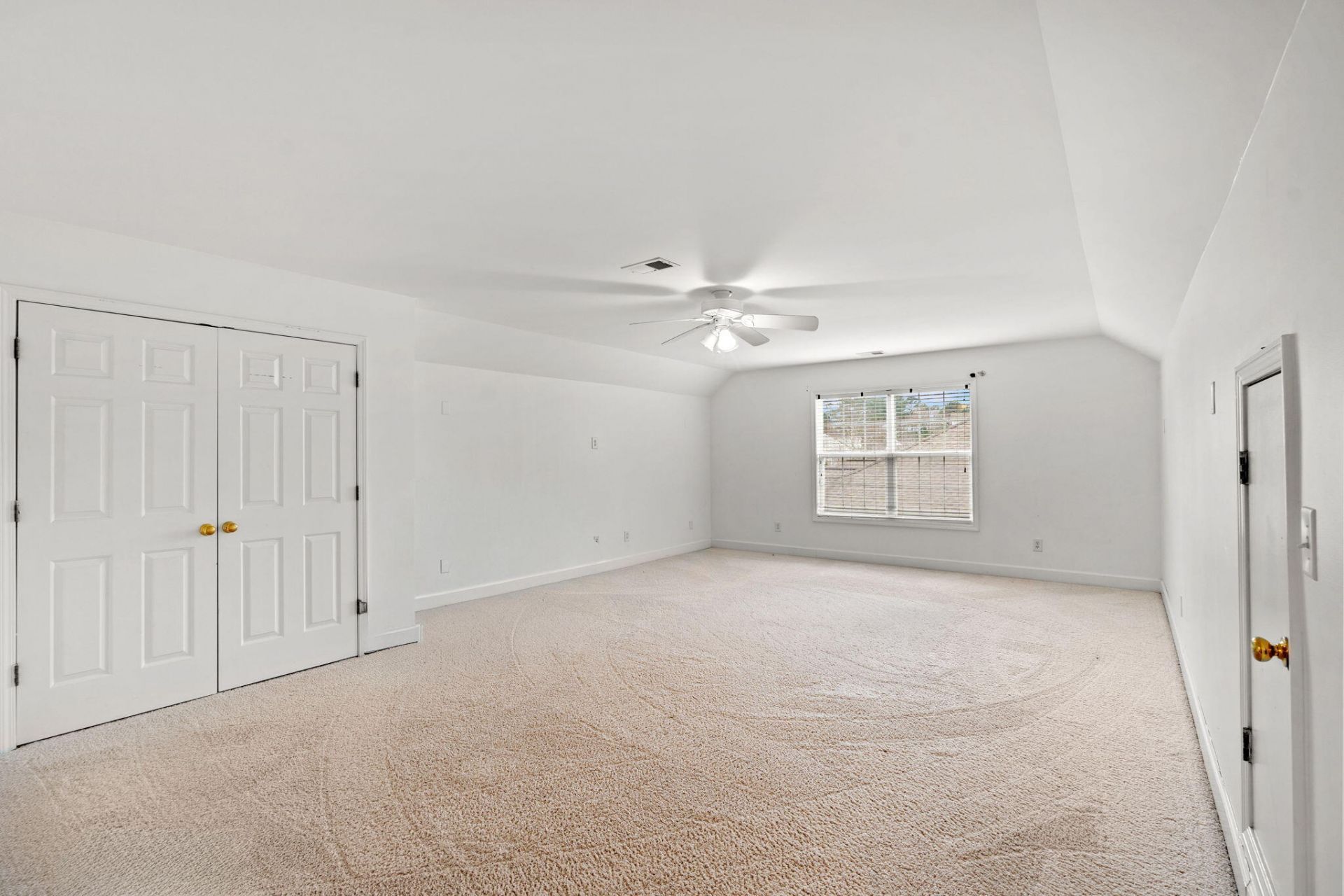 2450 Windmill Way Photo 32