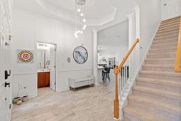 2450 Windmill Way photo 4