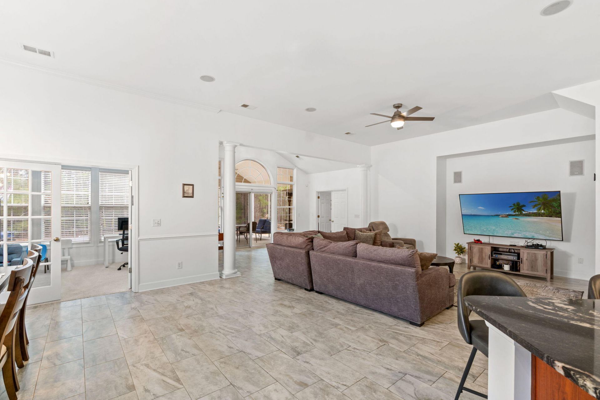 2450 Windmill Way Photo 6