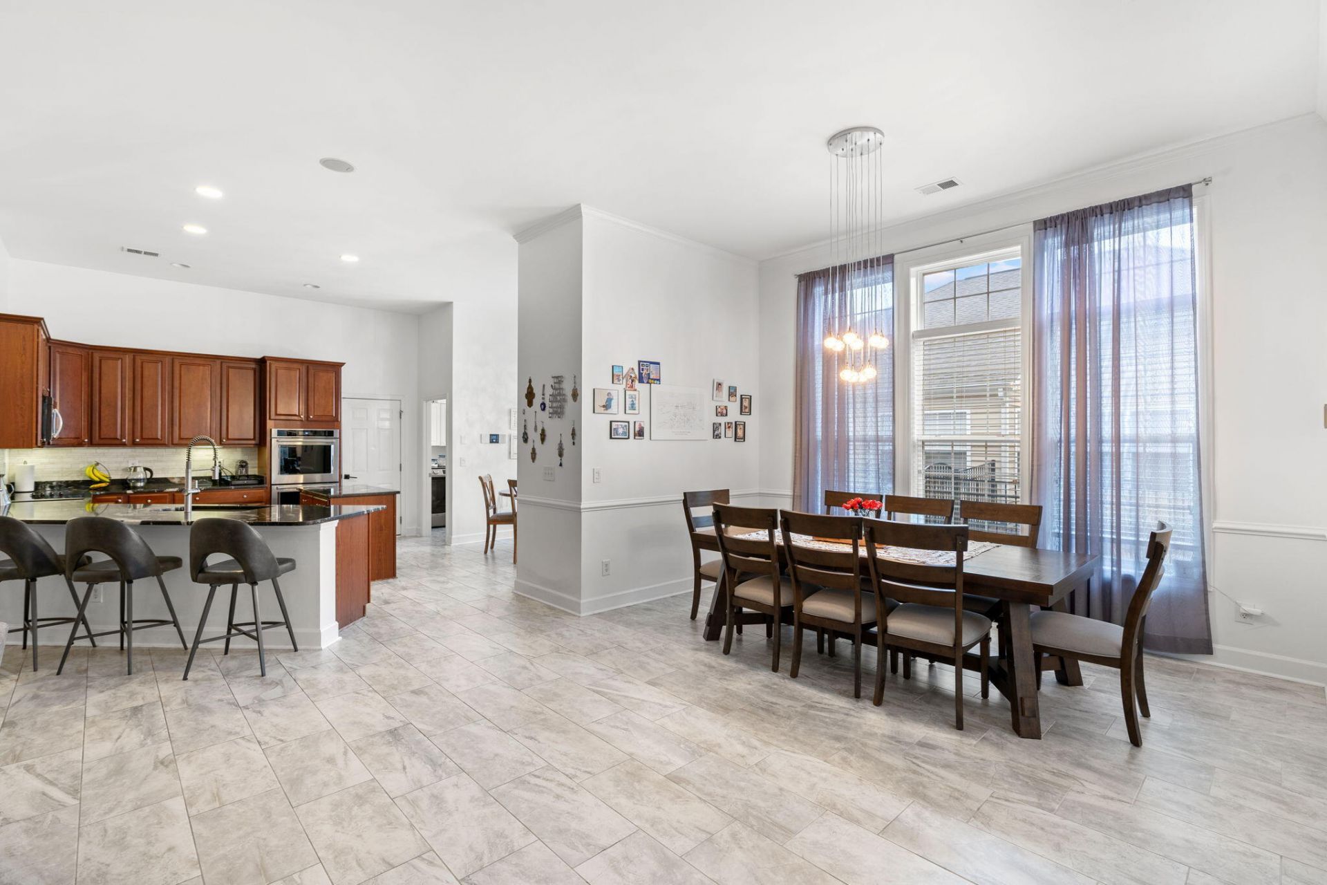 2450 Windmill Way Photo 9